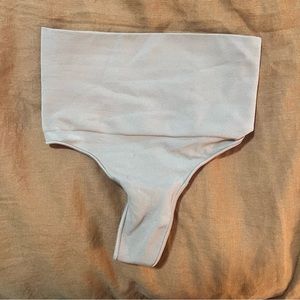 Skims thong spanx